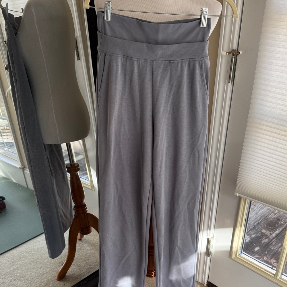 Athleta Gray Women's High-Waisted Pants